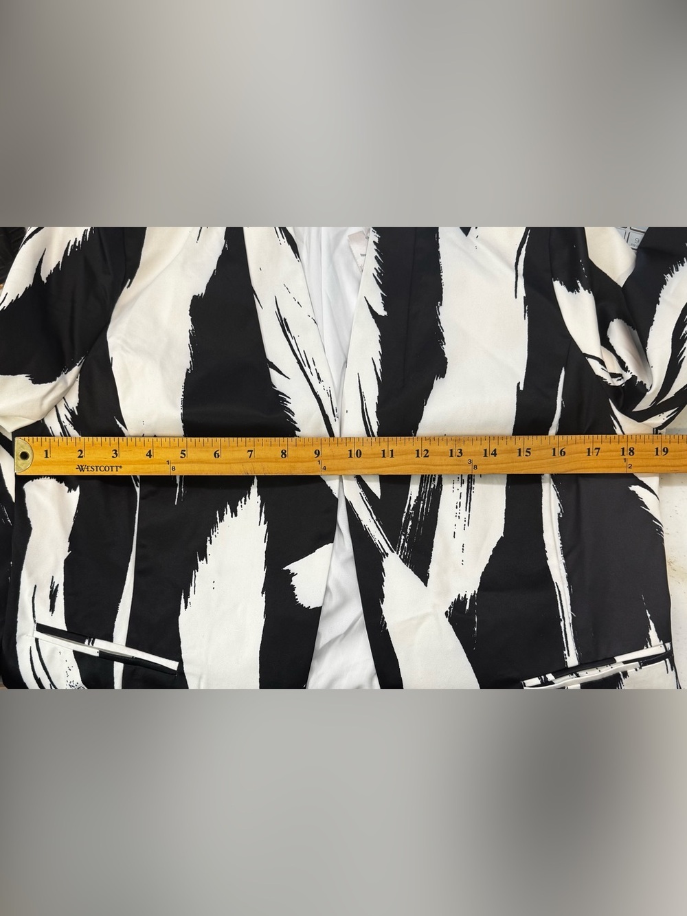 Monochrome Brushstroke Blazer - - Picture 5 of 7